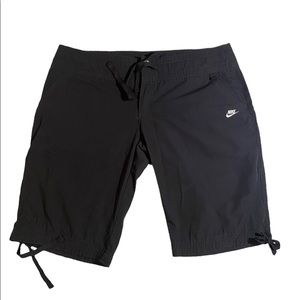 NWOT - Nike - Black Shorts - Size Large